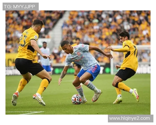 龙湖天街足球明星盛典点燃激情球迷共庆足球文化盛宴