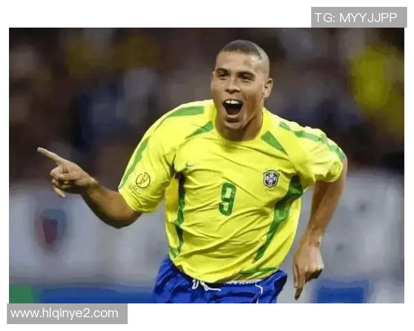 历史足球明星的魅力瞬间回顾与帅气照片集锦 历史足球明星的魅力瞬间回顾与帅气照片集锦