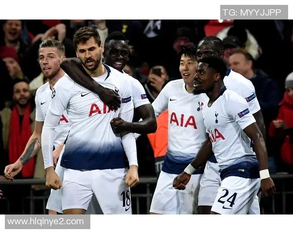 热刺足球明星高清图片欣赏尽显球场风采与激情瞬间 热刺足球明星高清图片欣赏尽显球场风采与激情瞬间