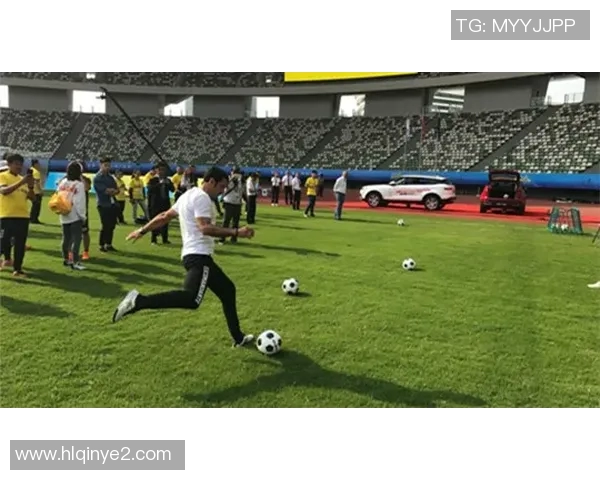 足球明星拼图大挑战尽显球场风采与激情瞬间的精彩合集