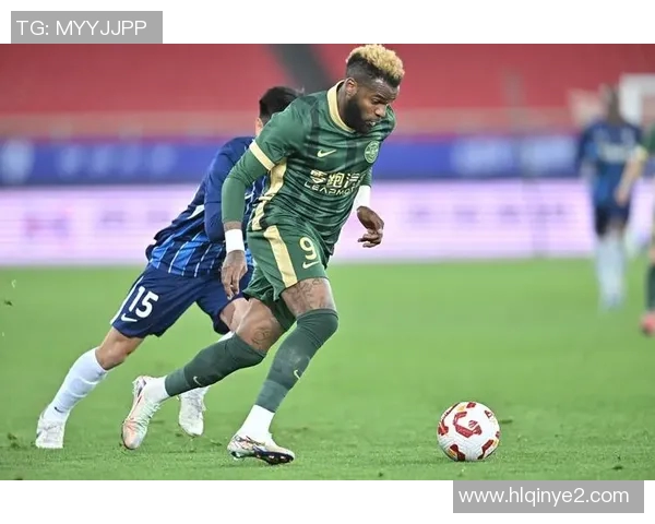 足球明星直升飞机事故引发全球哀悼与安全隐患讨论 足球明星直升飞机事故引发全球哀悼与安全隐患讨论