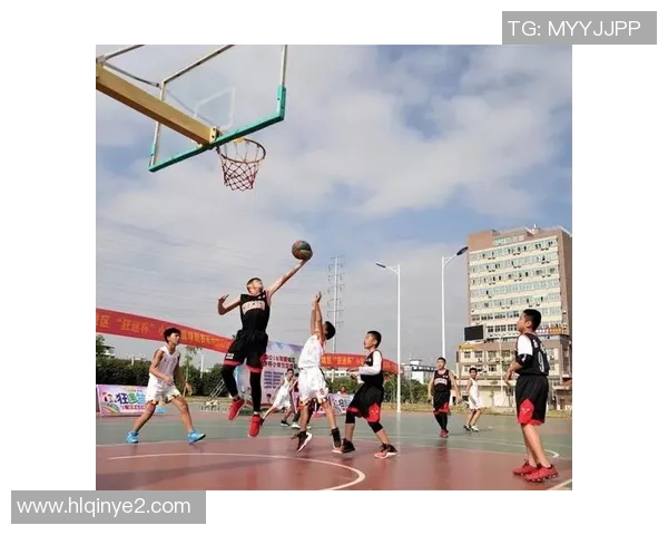 全屏篮球明星带你领略篮球的魅力与激情，感受赛场上的热血与荣耀